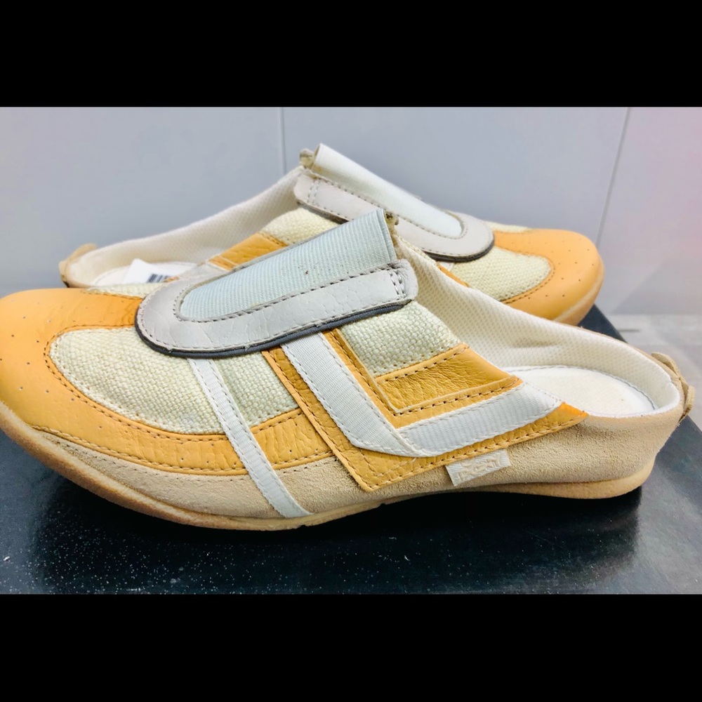 “Pony” size 8 Sneakers ( Creme / Mustard )